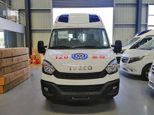 帶負(fù)壓的依維柯救護(hù)車(chē)新工藝制作外觀(guān)時(shí)尚美觀(guān)，功能實(shí)用